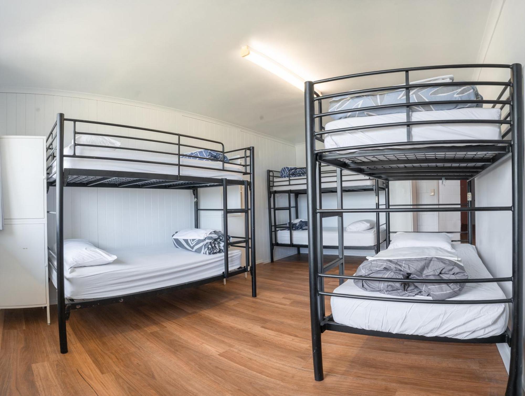 Cali Backpackers Hostel Caloundra Exterior photo