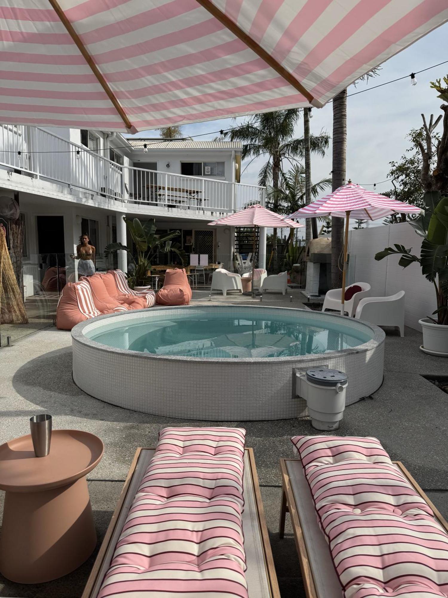 Cali Backpackers Hostel Caloundra Exterior photo