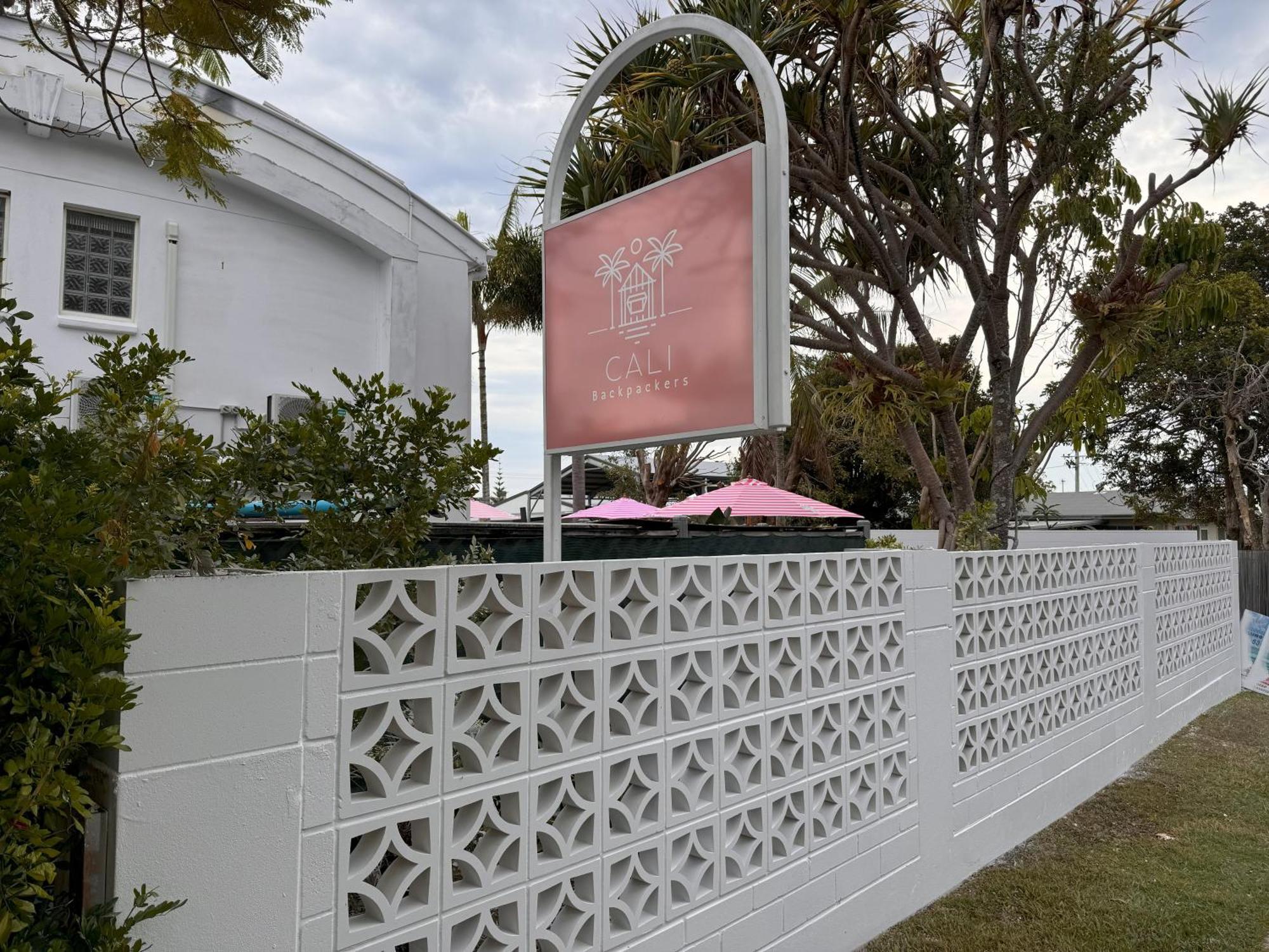 Cali Backpackers Hostel Caloundra Exterior photo