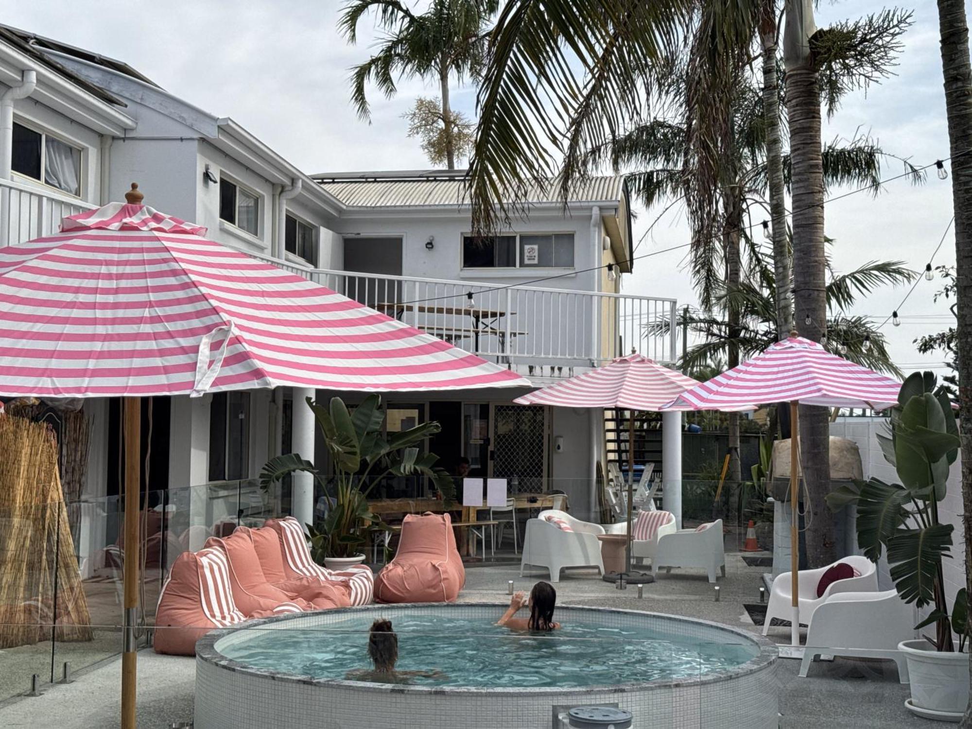 Cali Backpackers Hostel Caloundra Exterior photo